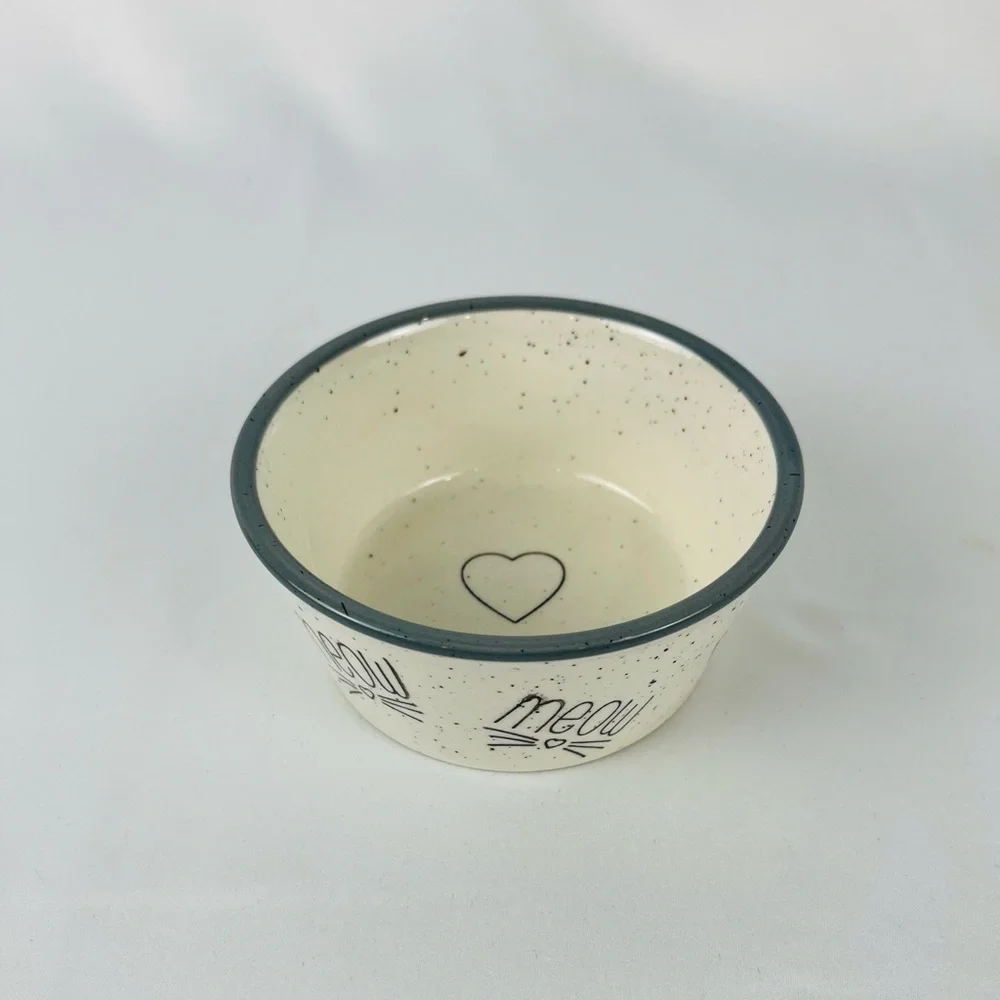 Pacifica Pet Bowl Food Water Cat Kitten “Meow” Exterior Heart Interior Cream